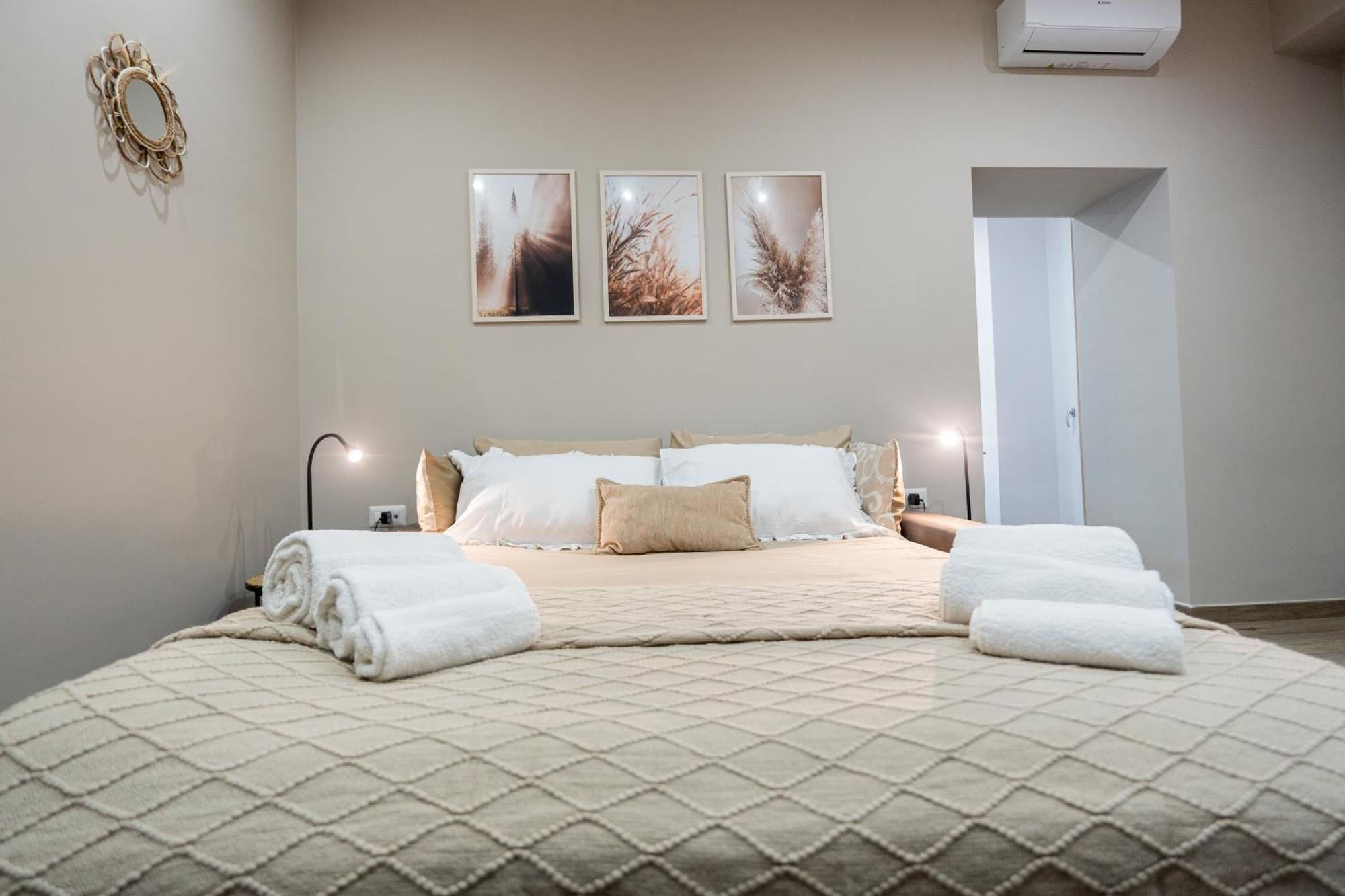 La Casa Di Bianca - Modern Suites Near Plebiscito Napels Buitenkant foto