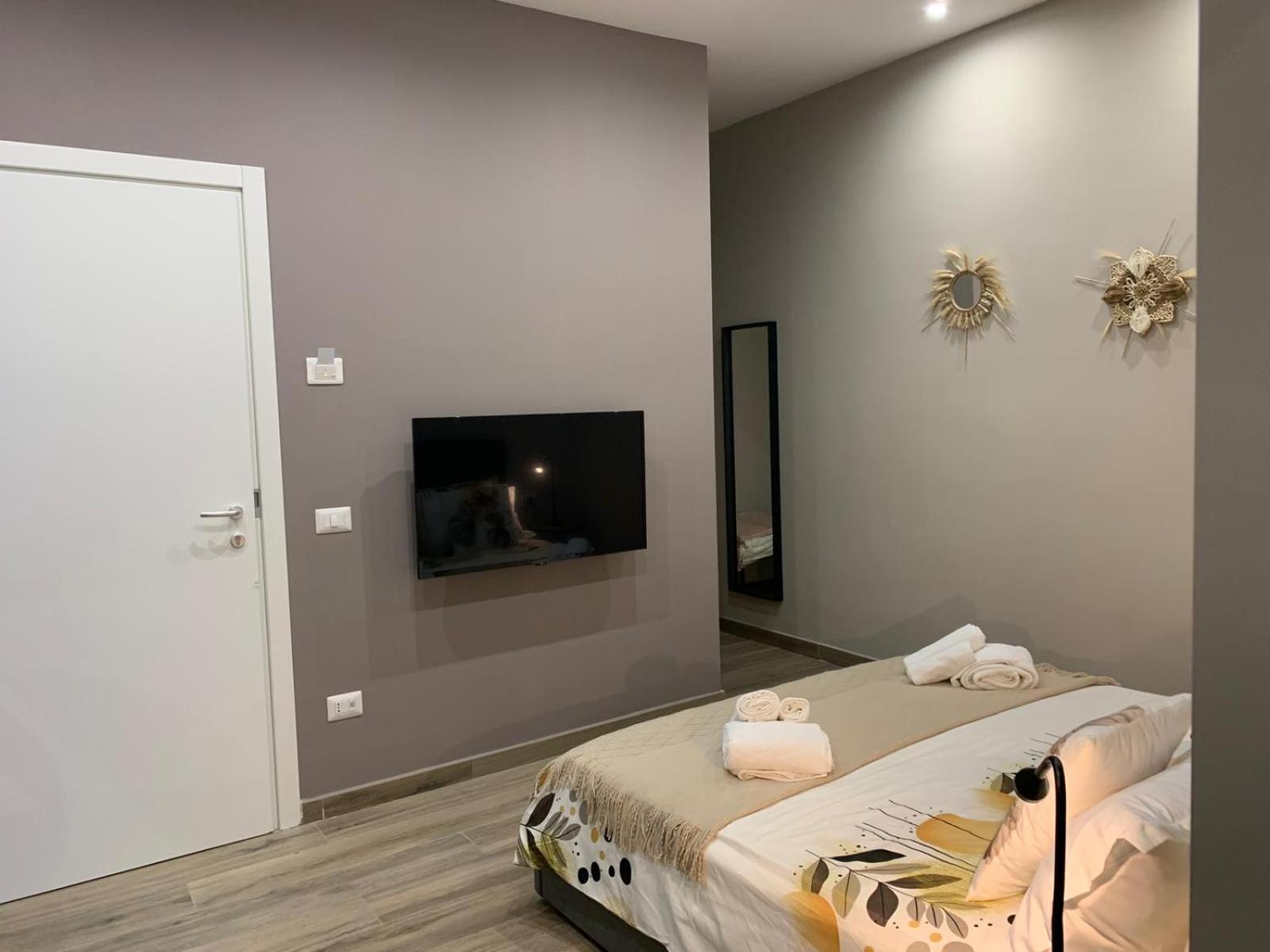 La Casa Di Bianca - Modern Suites Near Plebiscito Napels Buitenkant foto